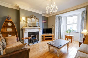Seashell House with SEA VIEWS and FREE GYM POOL PASS